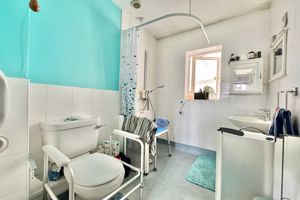 Wetroom- click for photo gallery